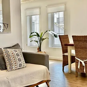  Apartment Old Town Modern Flat, 4 Minutes From Beach - Eaw Homes