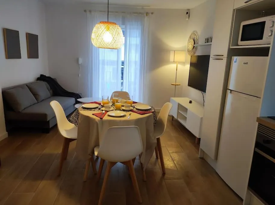 Bonito Apt. En Casco Historico Marbella Spain